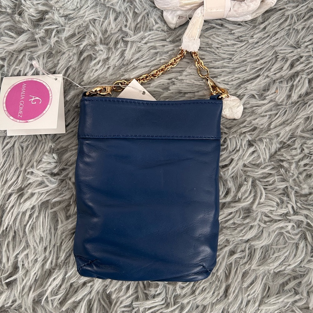 Amelia Gomez Cross Body Bag with magnetic closure